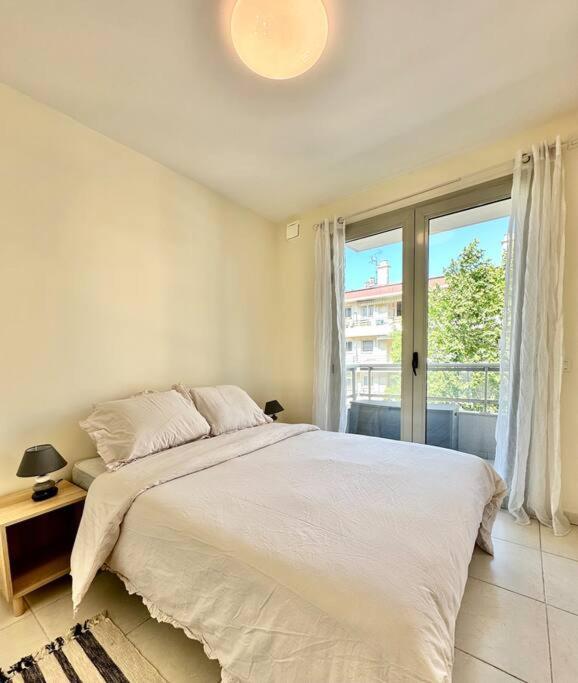 Cosy Holidays - Beach, Bars & Food At 10min Walk * Antibes